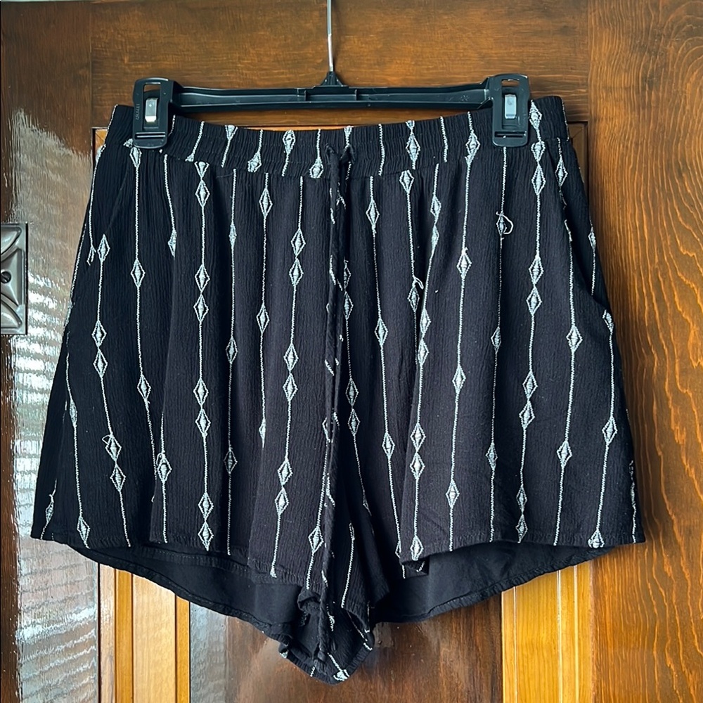 Lush High Waist Black and White Geometric Shorts